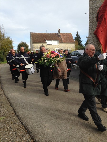 comblot_gerbe_maire.jpg