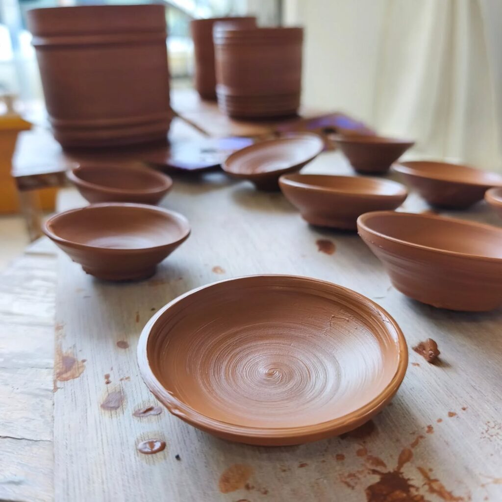 Coupelles et vases par Lucile Bolot