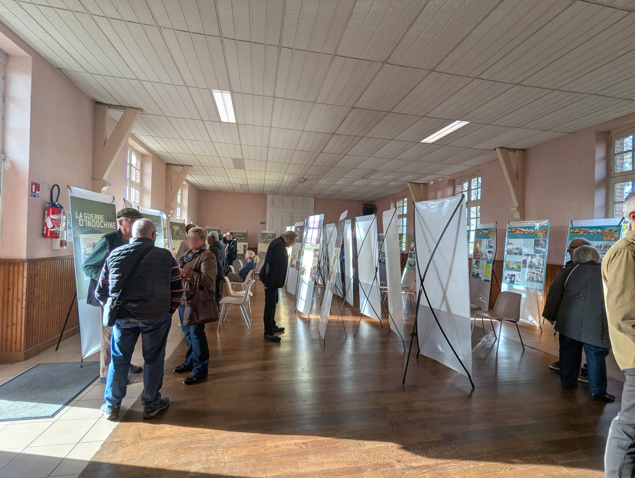 Exposition dans la salle Jeanne d'Arc